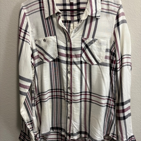 Guess plaid button up top for women size small - Picture 4 of 4